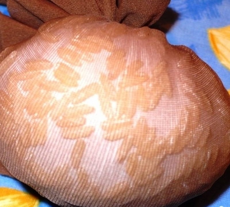 Без красителей: пасхальные яйца с растительными узорами (Фото)