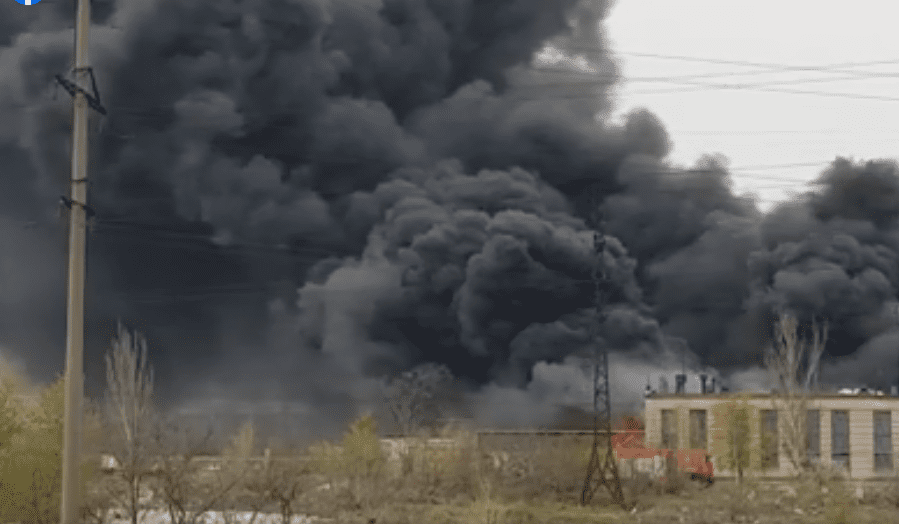 Происшествие Днепр: черный дым столбом видит весь город