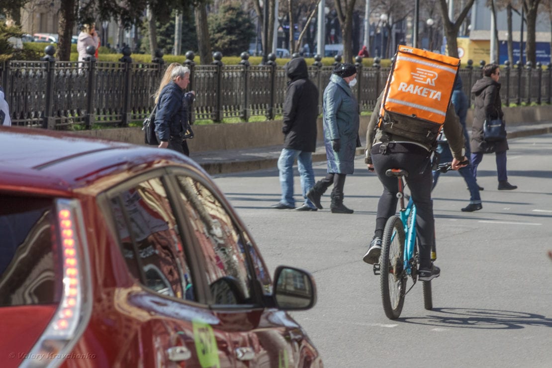 Карантин в Днепре: сколько человек может быть в машине с 6 апреля