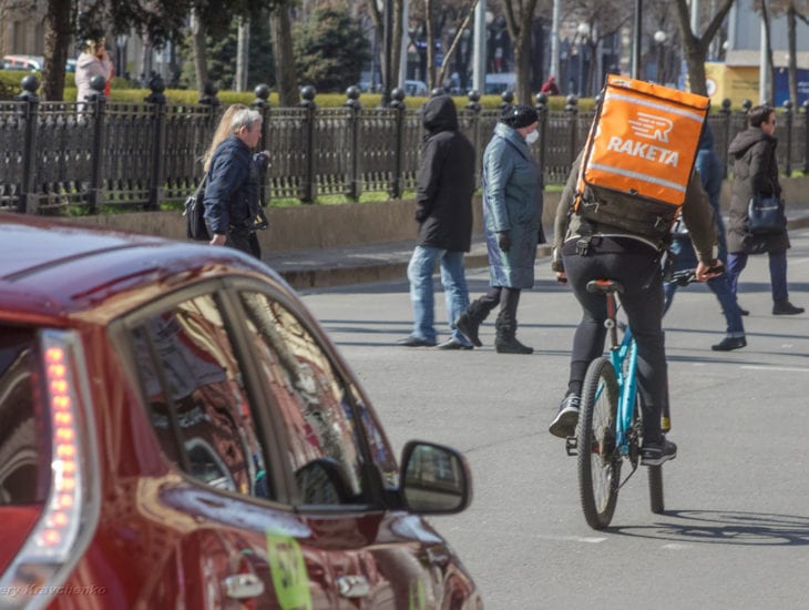 Сколько человек может быть в семье в симс