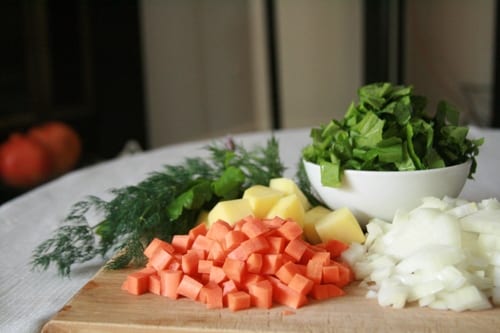 Зеленый борщ с щавелем: традиционный рецепт блюда (Фото)
