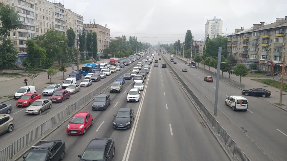 В Днепре гигантская пробка на левом берегу: что случилось (Фото)