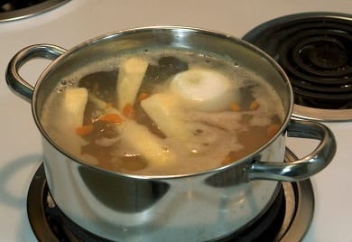 Домашняя уха: классический рецепт рыбного супа (Фото)