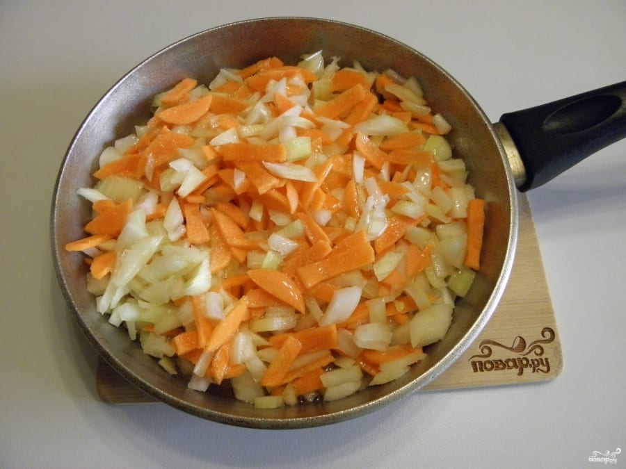 Солянка со сметаной: классический рецепт любимого блюда (Фото)