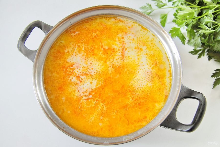 Куриный суп с плавленным сыром: простой рецепт обеда (Фото)