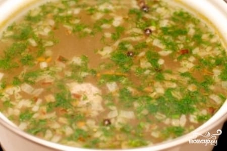 Золотистый суп с фрикадельками: простой рецепт с мясными шариками (Фото)