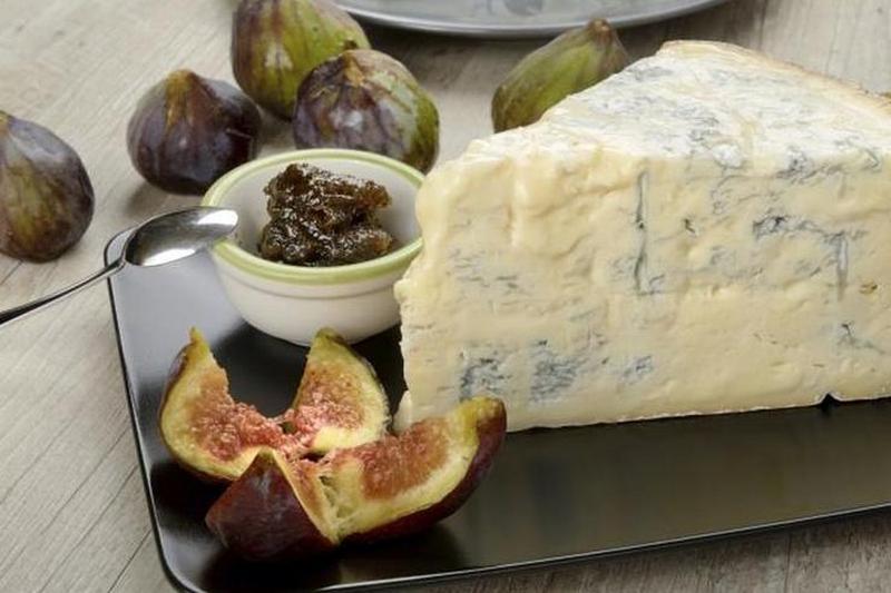 Сыр с плесенью: деликатес может оказаться опасным для здоровья