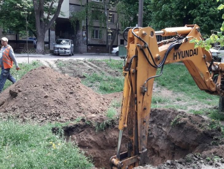 В Днепре на Тополе бурят скважины. Новости Днепра