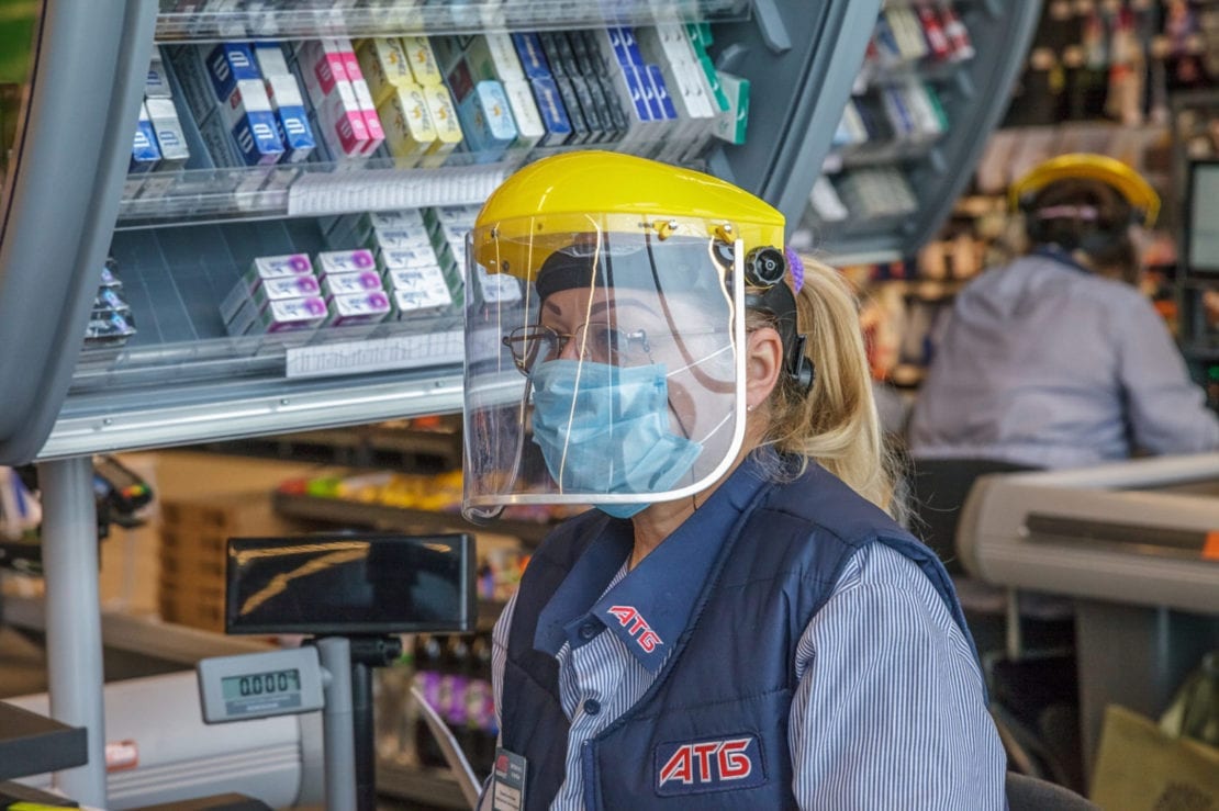 В «АТБ» без маски не пустят: что происходит в супермаркетах