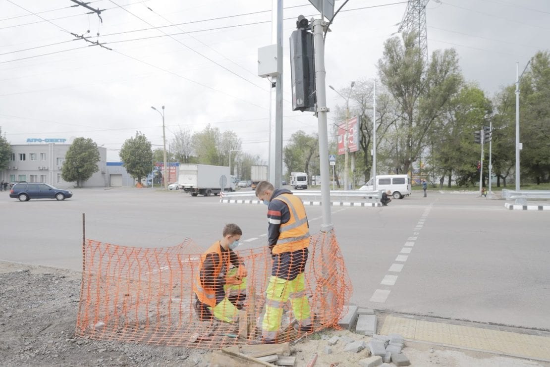 У Дніпрі капітально ремонтують світлофори, встановлюють нові