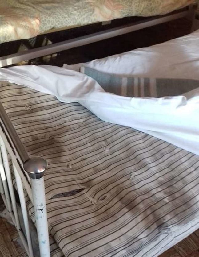 В сети показали ужасы больницы в Каменском (фото)