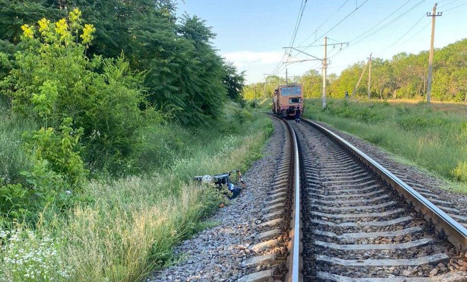 В Днепре поезд сбил коляску с ребенком (Фото). Новости Днепра