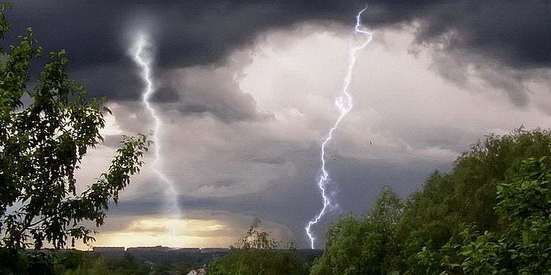 Град, дожди и грозы: синоптики рассказали, какая погода будет в июне