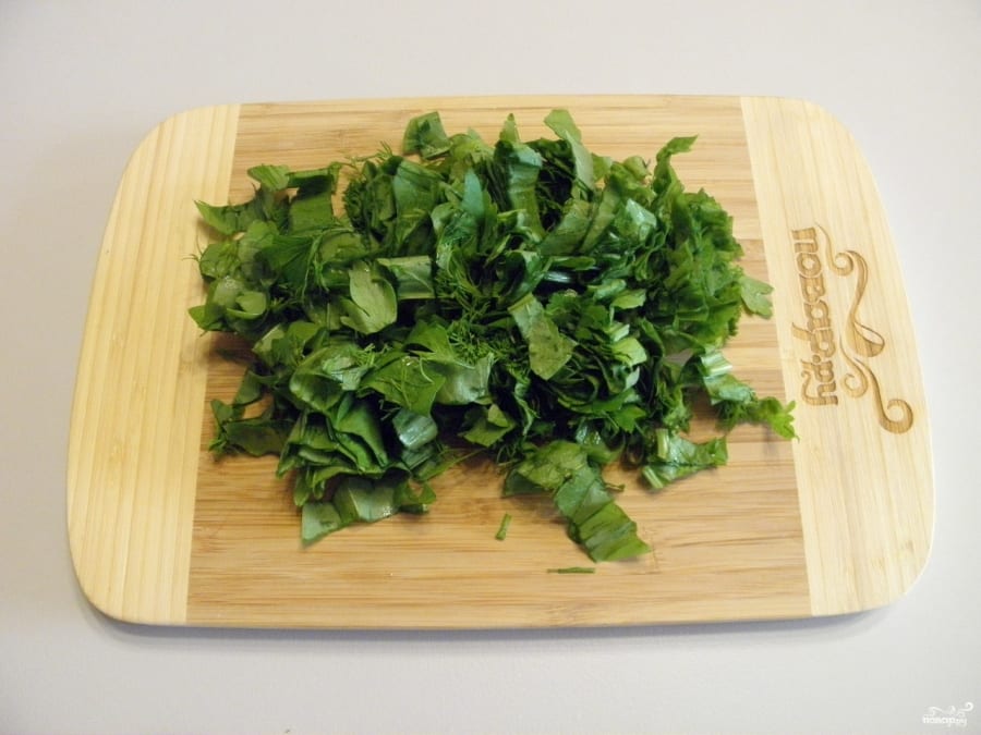 Зеленый борщ: рецепт сытного блюда с зеленью (Фото)