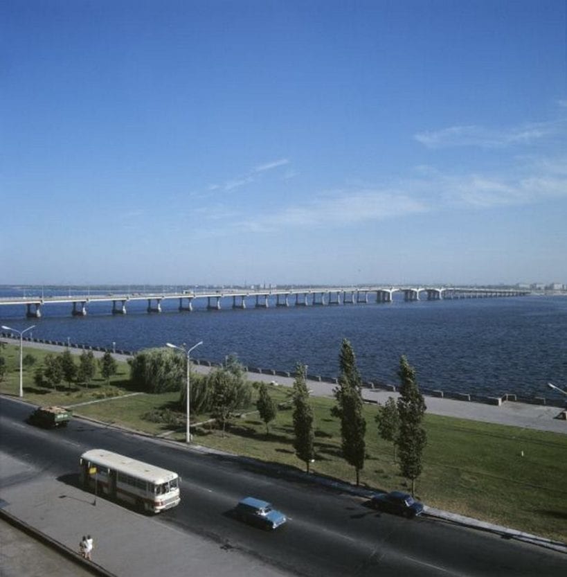 Назад в 70-е: узнай, как выглядел Днепр 50 лет назад на красочных цветных фото