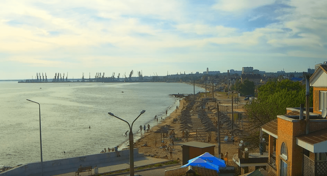 Азовское море на Троицу: в Кирилловке погодка просто шепчет