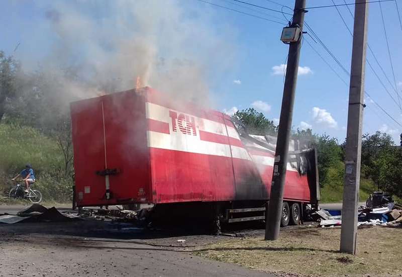 Под Днепром сгорела фура с почтой. Новости Днепра