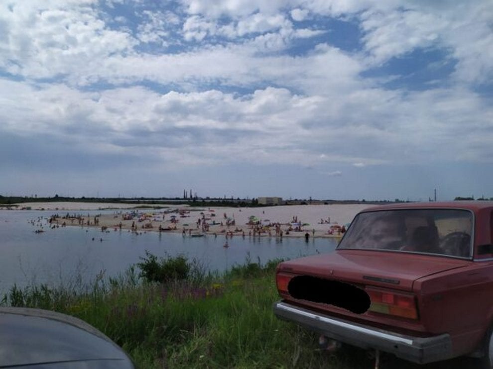 Голубые озера под Днепром утопают в мусоре. Новости Днепра