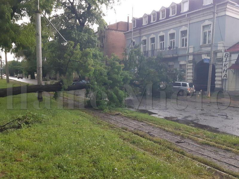 В Днепре буря повредила 14 ЛЭП электротранспорта.Новости Днепра