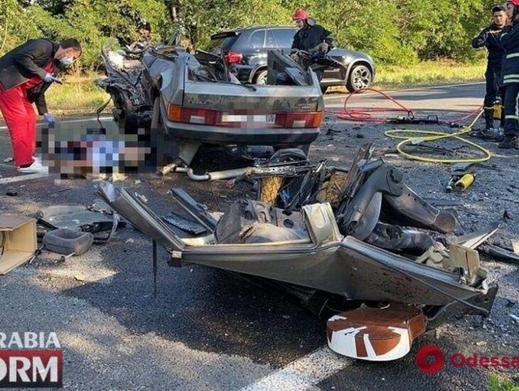 В ДТП погибло 6 человек, среди пострадавших 2-летний ребенок