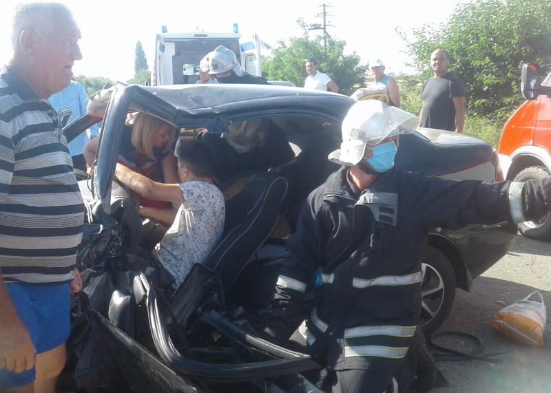По дороге на Азовское море жуткое ДТП: чуть не погибли 6 человек
