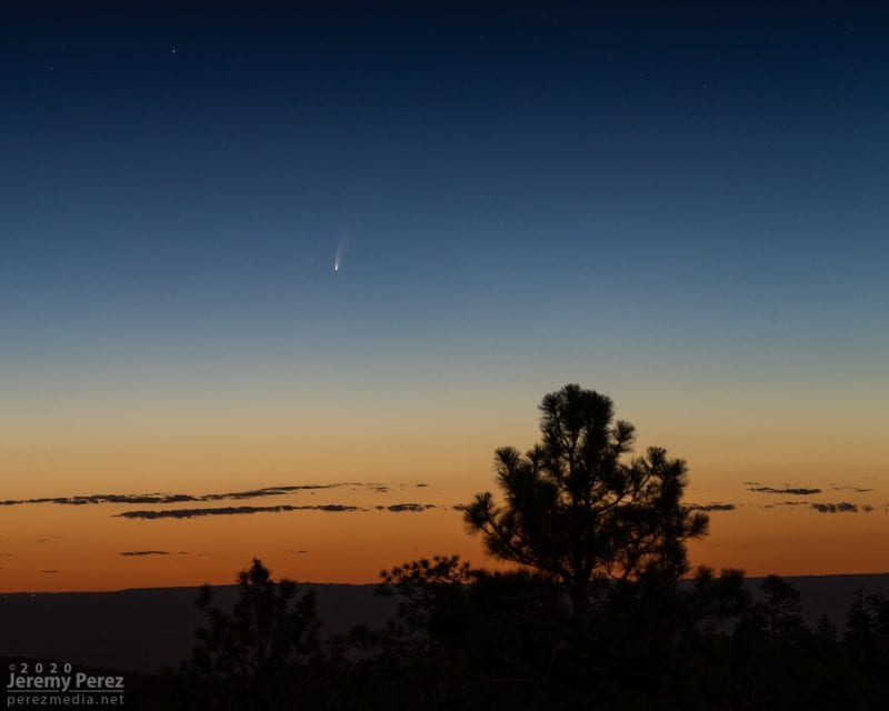 Мимо Земли пролетает «великая» комета: когда смотреть