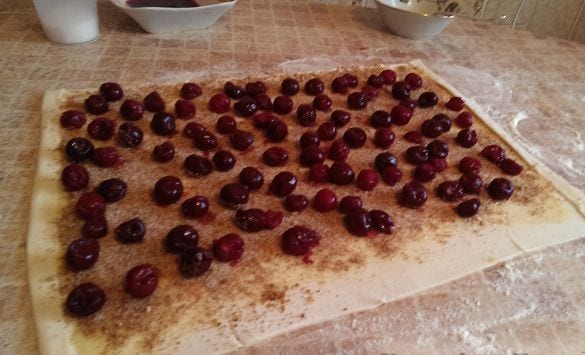Рецепт вишневого штруделя: ароматный десерт для всей семьи (Фото)