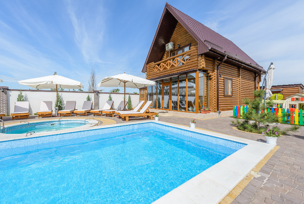 Базы отдыха и отели в Кирилловке с бассейном: ТОП-12 вариантов 