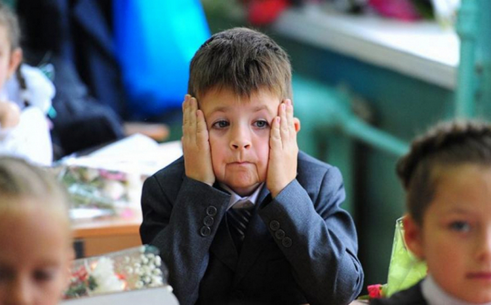 Обучение в школах в две смены: в Украине разрабатывают новые правила
