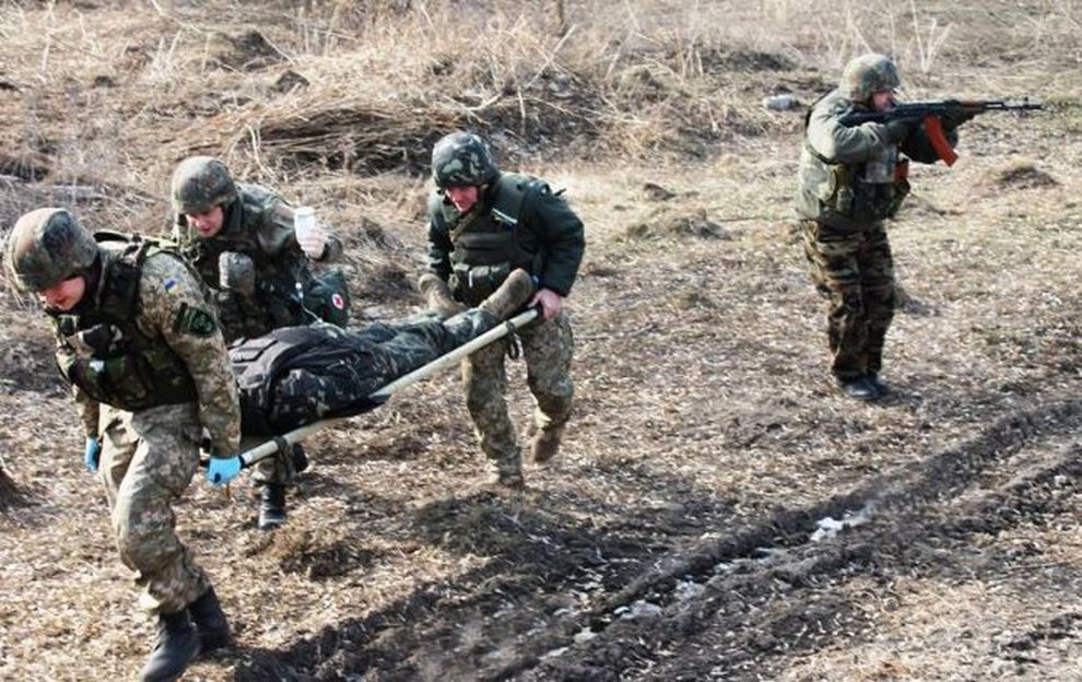На Донбассе вследствие вражеского обстрела погиб военный медик