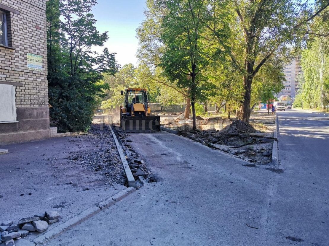 В Днепре на Красном Камне появятся новые дорожки (Фото, видео)