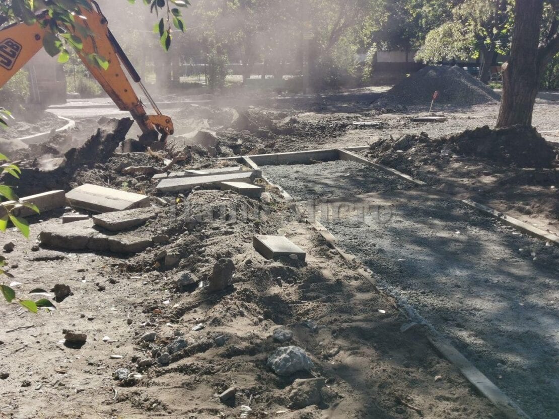 В Днепре на Красном Камне появятся новые дорожки (Фото, видео)