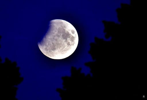 Полутеневое лунное затмение 5 июля: что запрещено делать