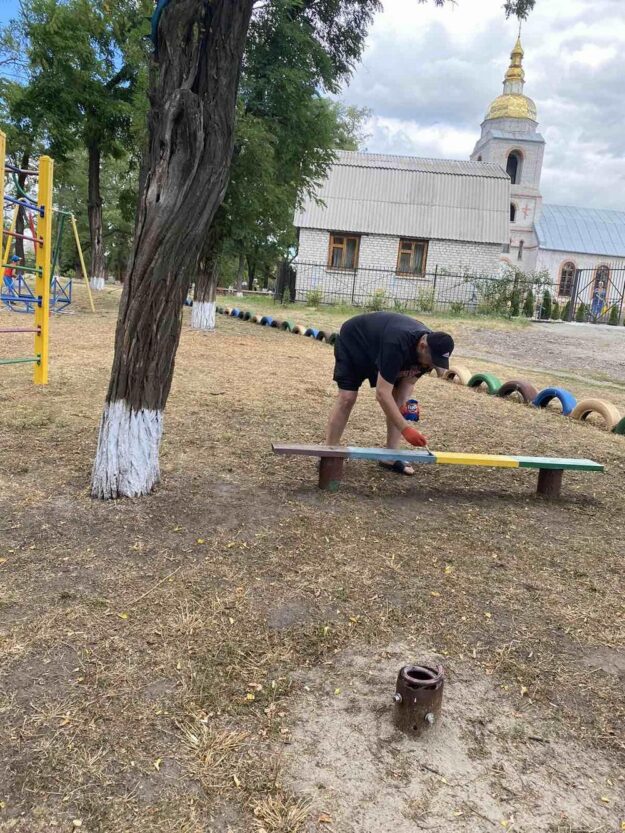 Жители Березановки «реанимировали» парк перед Свято-Ильинским Храмом