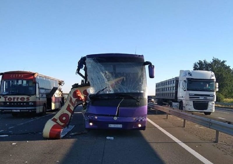 ДТП на трассе Одесса-Киев: столкнулись 2 автобуса, есть погибшие