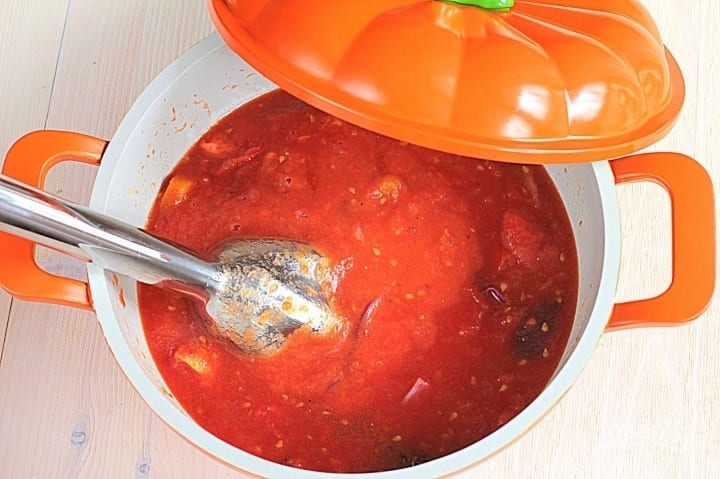 Томатный суп с гренками: рецепт летнего блюда со свежими помидорами (Фото)