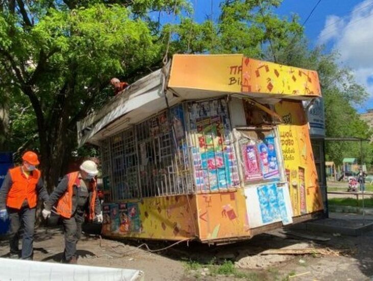 В Днепре горсовет больше не принимает жалобы на наливайки и незаконные ларьки