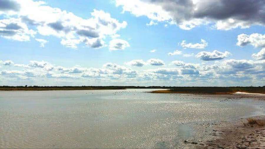 Уникальное озеро Днепропетровской области: так красиво, что дух захватывает