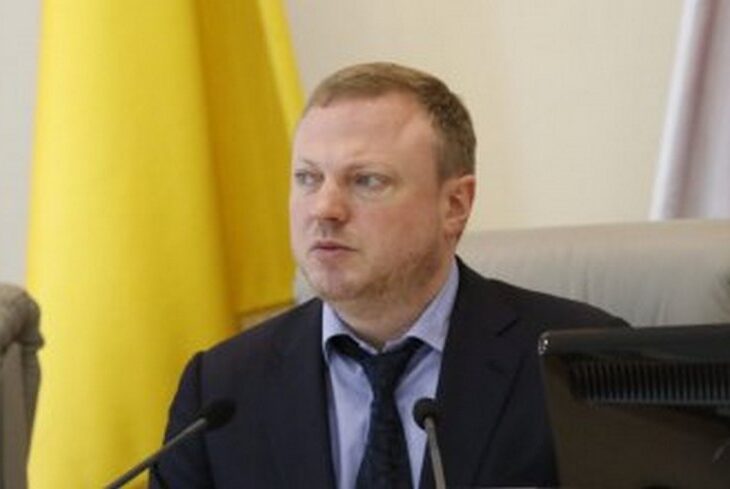 Глава Днепропетровского облсовета Святослав Олейник осваивает миллиарды на ремонте дорог и медицине Днепропетровщины