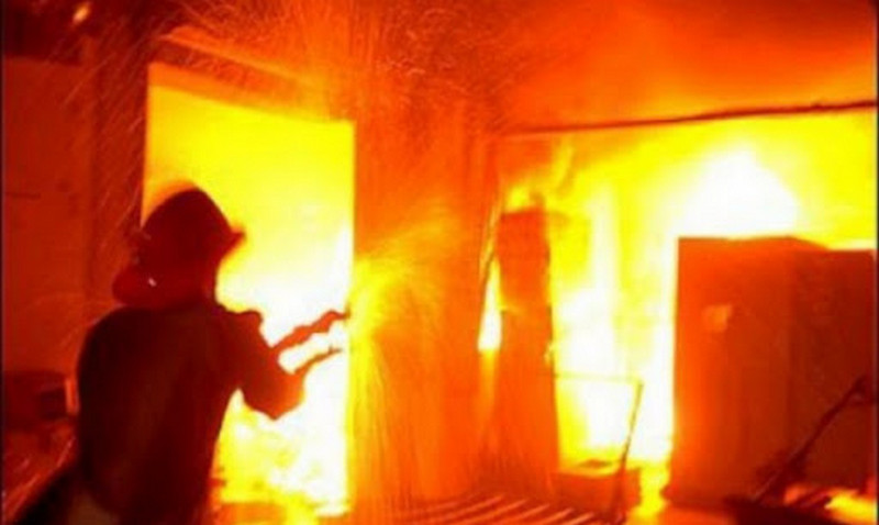 Под Днепром в ночном пожаре погибла женщина