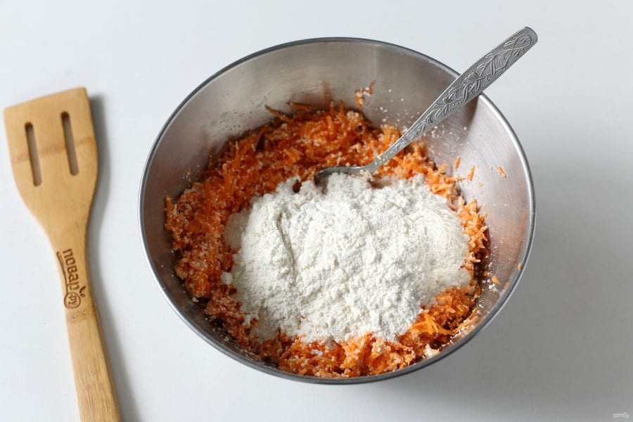 Морковные сырники: простой рецепт витаминного десерта (Фото)