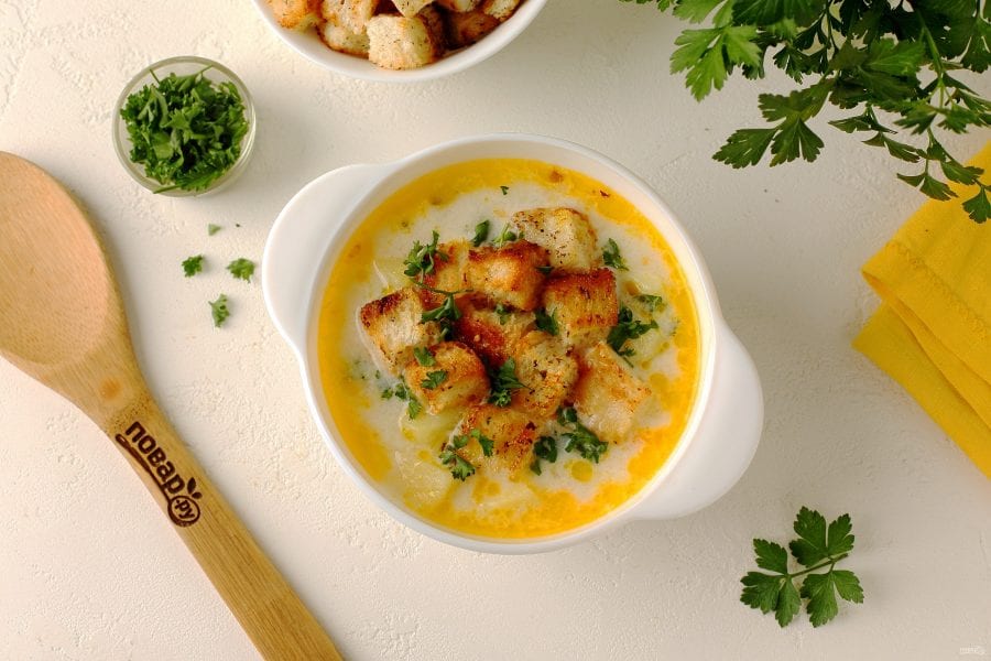 Овощной суп с плавленным сыром и гренками: ароматное осеннее блюдо (Фото)