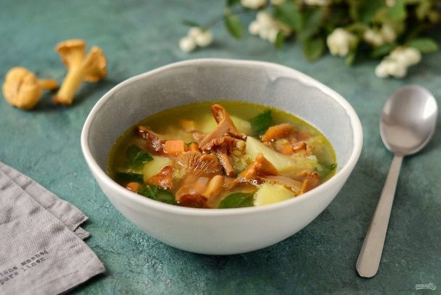 Осенний суп с чечевицей и лисичками: рецепт ароматного блюда (Фото)