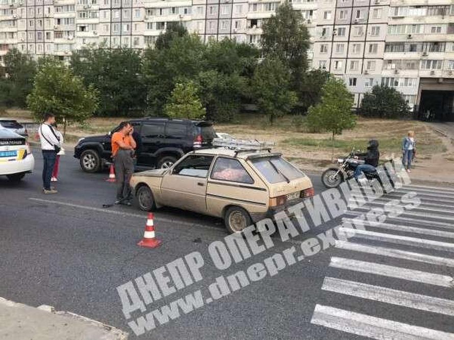 На Донецком шоссе сбили подростка не переходе. Новости Днепра