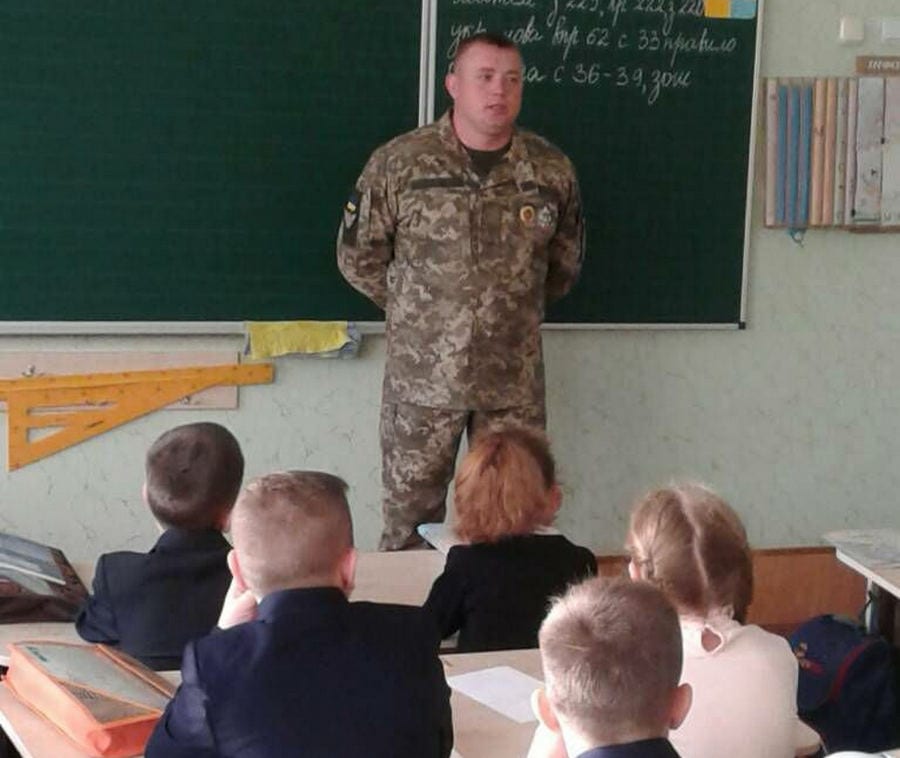 Остались жена и двое малышей: под Днепром в ДТП погиб Герой, прошедший всю войну на Донбассе