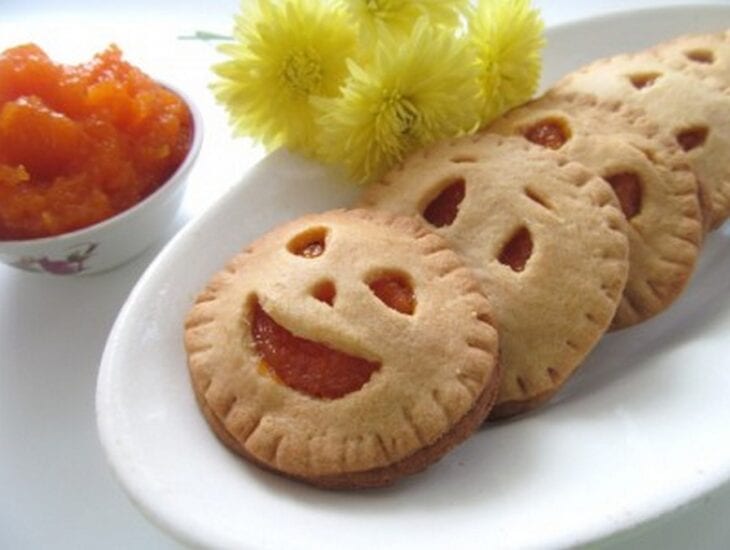 Тыквенное печенье на Хэллоуин: простой рецепт для праздничного настроения (Фото)