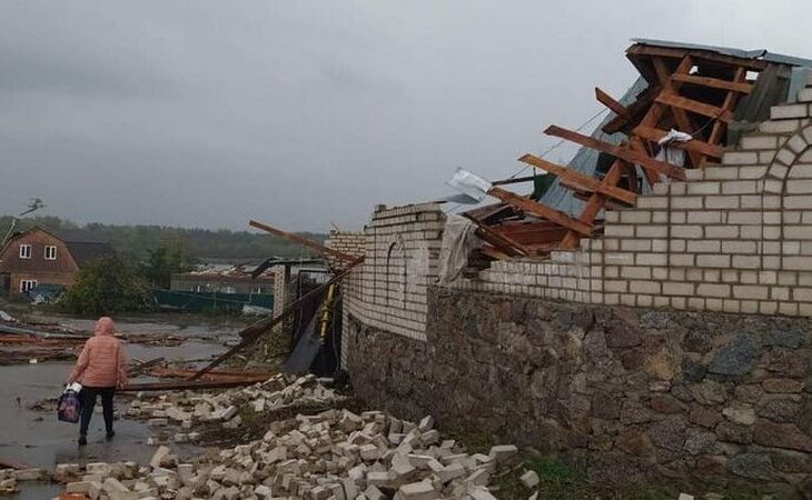 В Кропивницком ураган снес крыши и разрушил дома (Фото, видео)