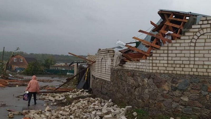 В Кропивницком ураган снес крыши и разрушил дома (Фото, видео)