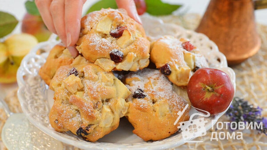 Медовое печенье с кусочками яблок: рецепт осеннего десерта к чаю (Фото)