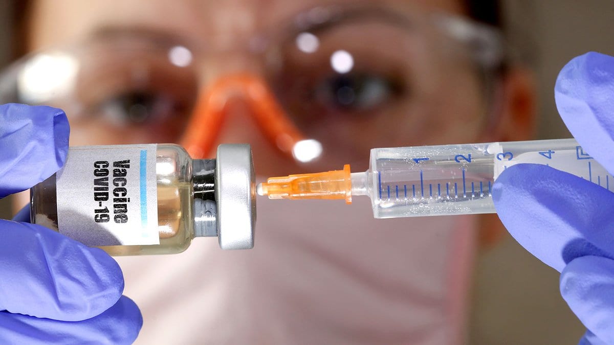 Коронавирус в Украине: когда отечественную вакцину от COVID-19 начнут тестировать на людях